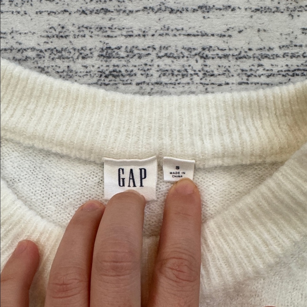 GAP Women's pullover Sweater in Pastel spring colorful Stripes - Picture 6 of 7